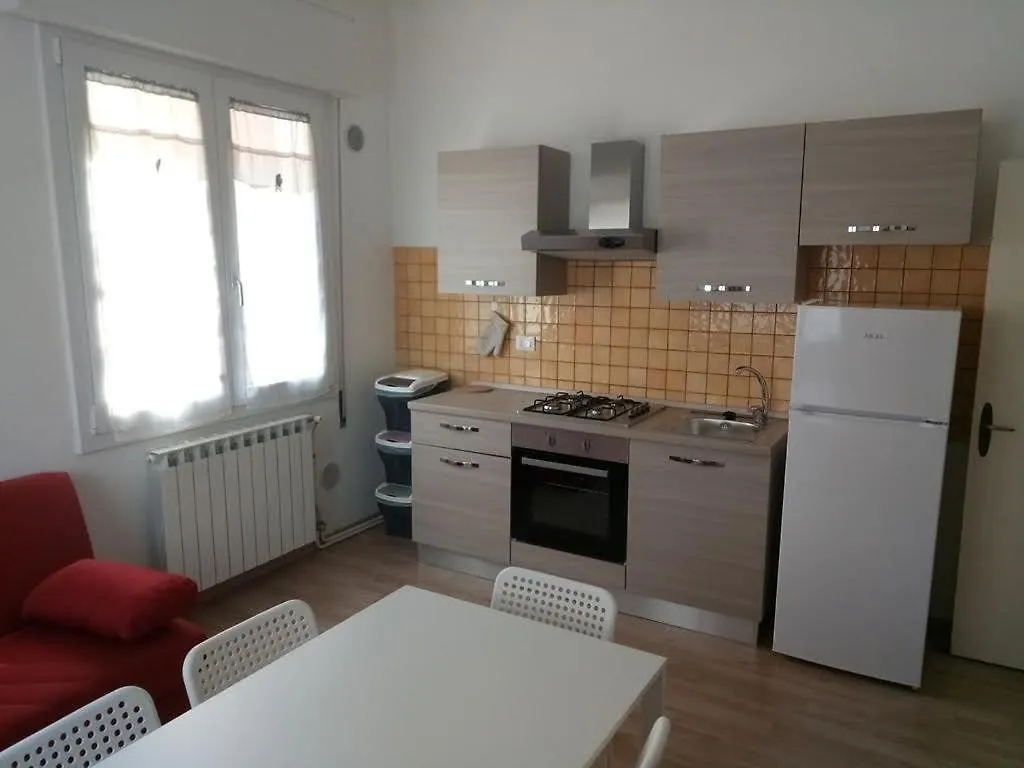 Sunshine 40Mt Tram Wifi Ingresso Indipendente Venezia Apartment Mestre 0*,  Italy